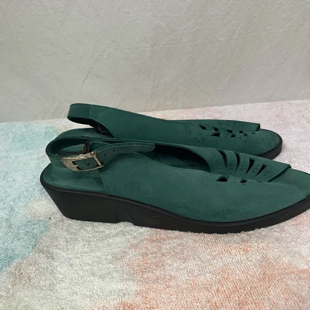 Zante low leather wedge